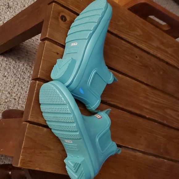 NWoT HUNTER Tiffany Blue Chelsea Boot - Picture 2 of 3